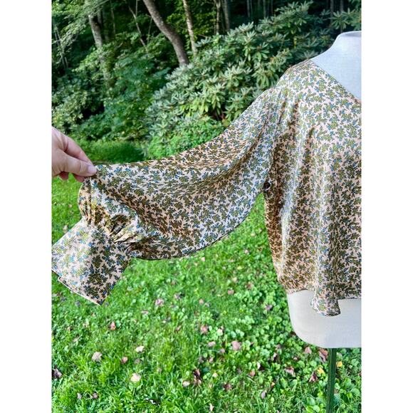 Women's Levis XL Delany Button Front Blouse Flowy Satin Floral - Picture 5 of 9